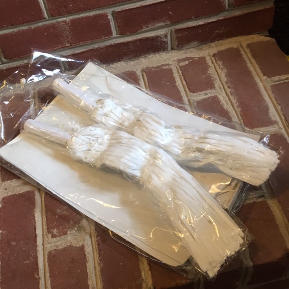 Super fun cheerleader costume with pom-poms! - Picture 4 of 6